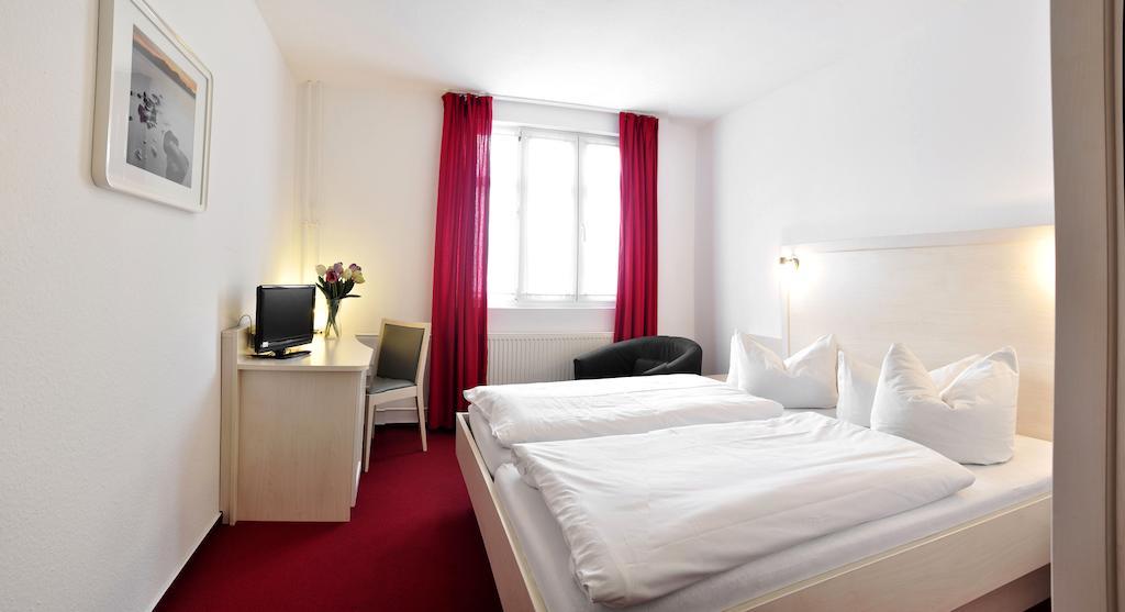 Apart Hotel Ferdinand Berlín Exterior foto